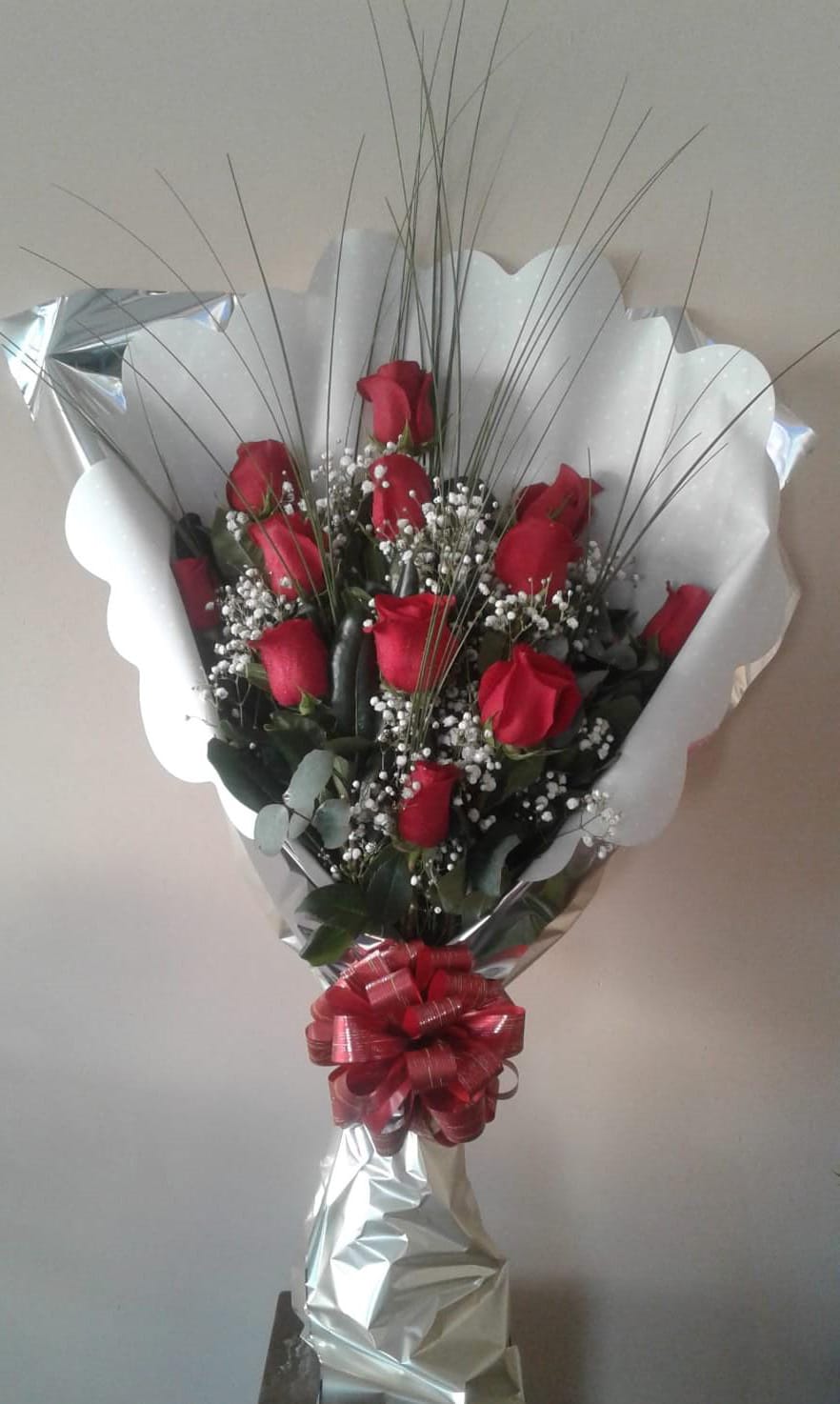 Ramo con 12 rosas