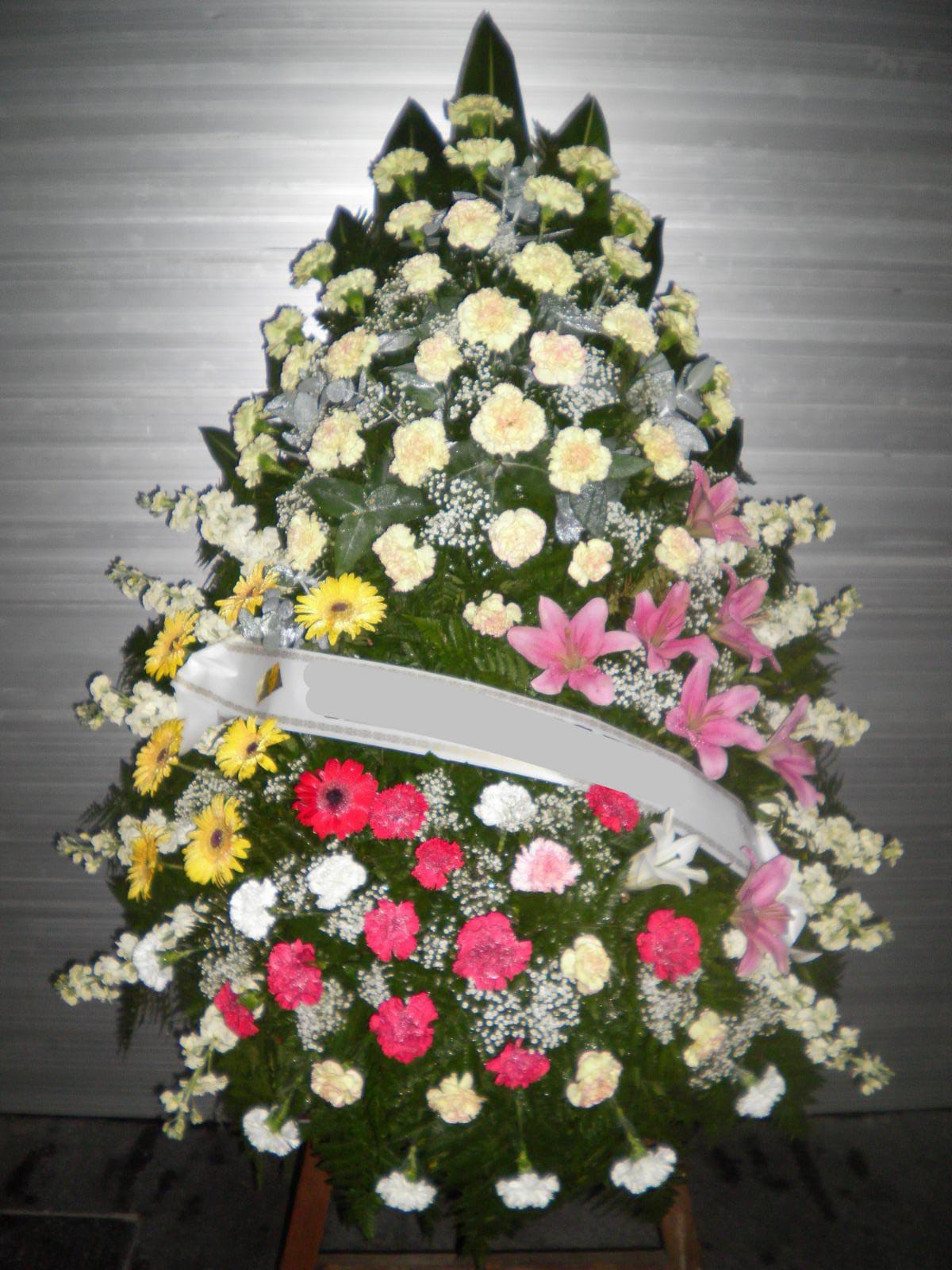 Canasto con flores naturales